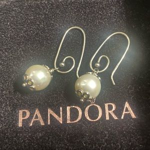 Pandora Earrings retired ! Beautiful